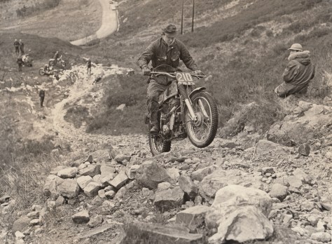 coalasnacoan 1964 - Brian Holder - red