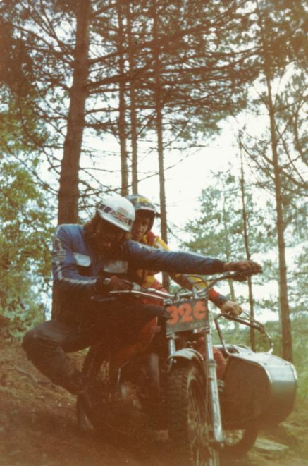 Mick Andrews & Rob Edwards aboard Colin Dommetts Beamish Suzuki outfit