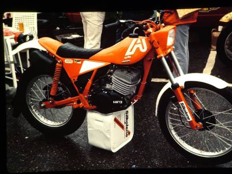 Aprilia 320 Trial - JY