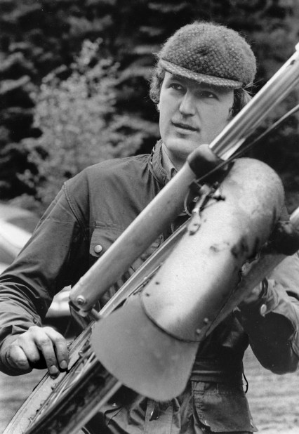 Felix Krahnstover (Montesa) centering a front wheel in 1974 - Photo: Rainer Heise Archive