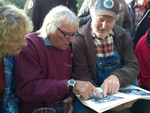 Mick and Krahnst+¦ver exploring Heises Photos