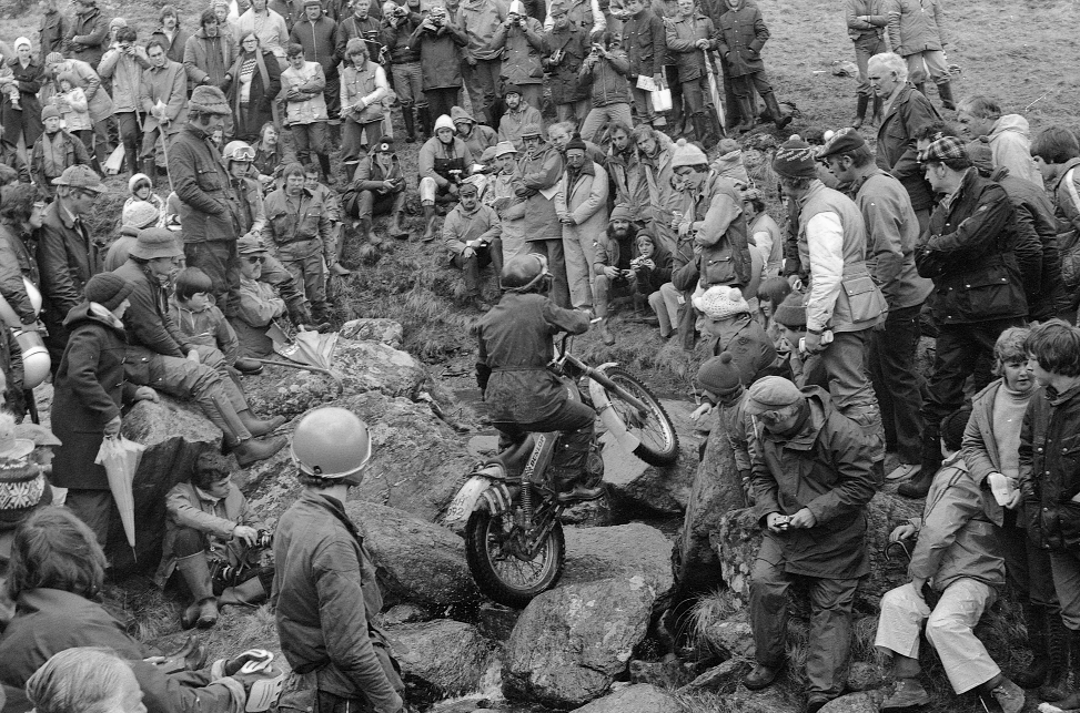 rob-edwards77-edramucky-red