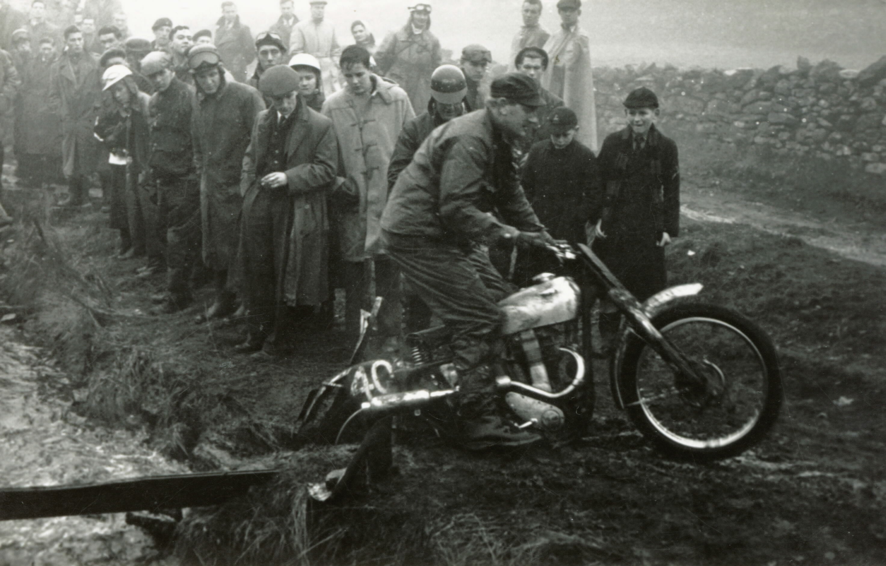 tom-u-ellis-bsa-1957-scott-cw