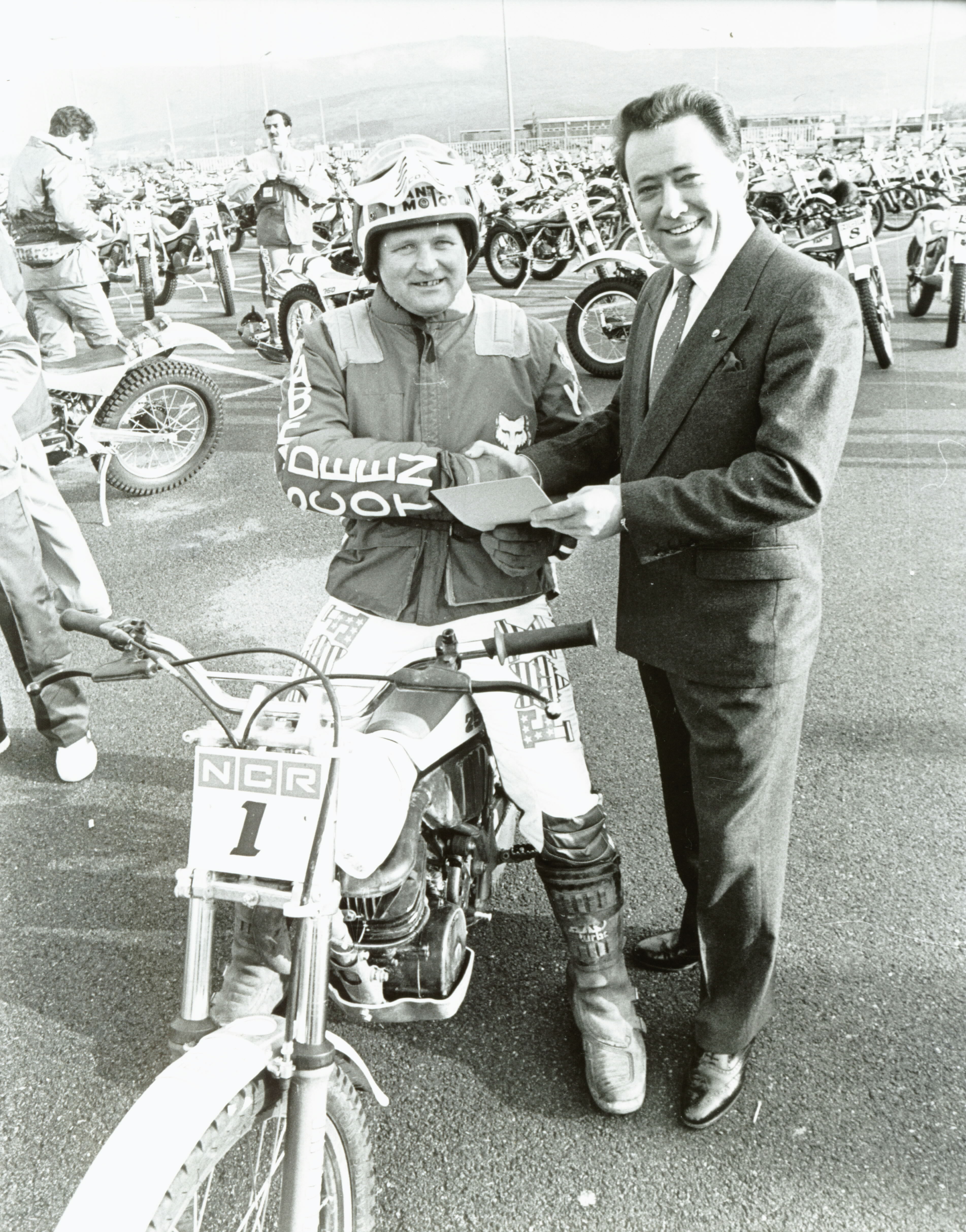 1988-ssdt-pm-a-macmillan-photo