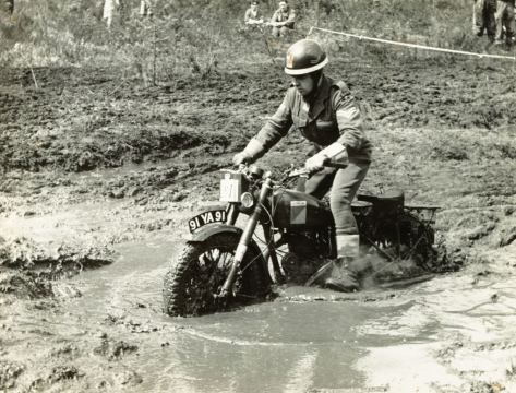 Jock Wilson - Army trial - 350 Matchless G3L - Photo Len Thorpe - Finchley