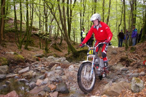 PETER GAUNT'07 LOCH EILDE BURN