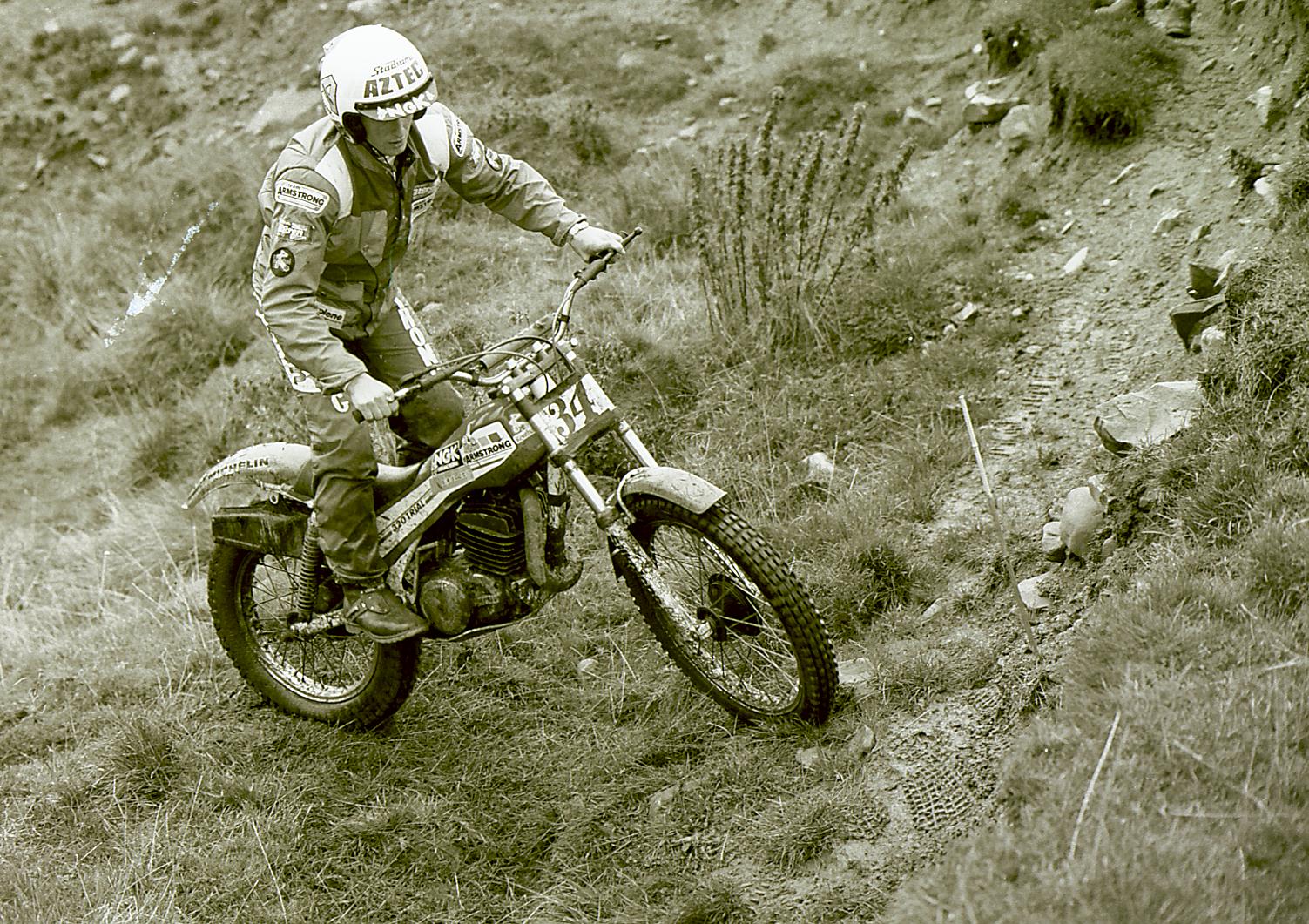 11steve saunders well wrapped up in ellgren riding gear 320 armstrong 1984